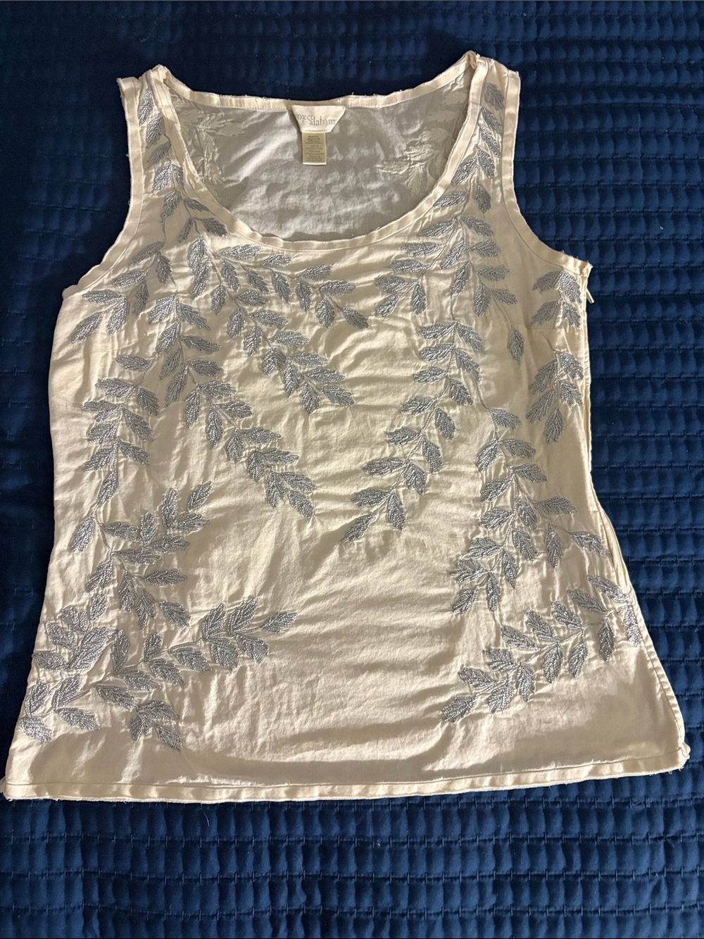 Women's Embroidered Leaf Scoop Neck Tank - White with Light Blue Embroidery